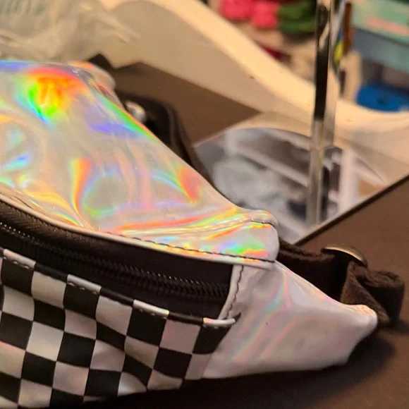 Vans Iridescent Checkered Pouch - Picture 6 of 9